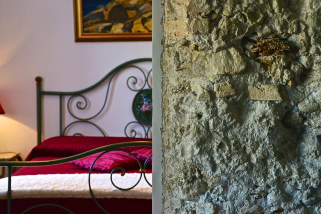 B&B Torre Porta Marina Ventimiglia Ruang foto